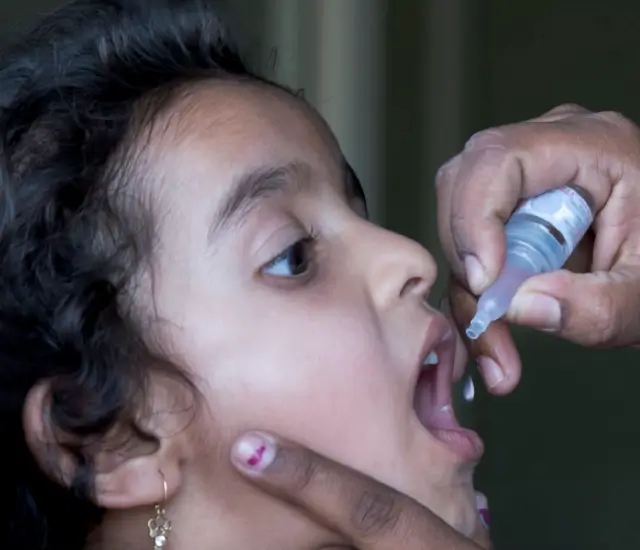 Children immunised with polio, BCG, DPT & Hepatitis-B vaccines